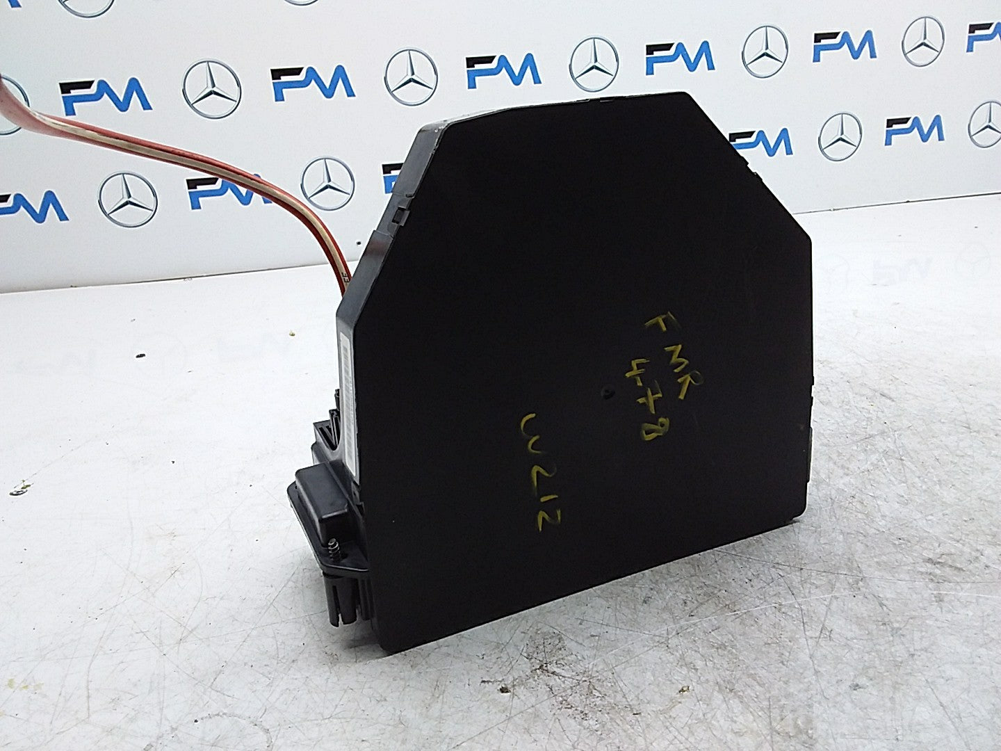 MERCEDES BENZ  E-CLASS W212  FUSE BOX A2129002627 FMR478