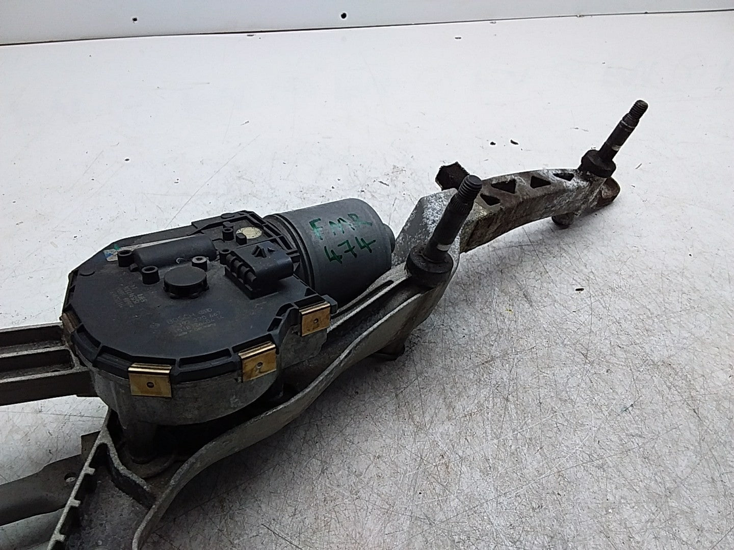 MERCEDES BENZ  E-CLASS W212 WIPER MOTOR FRONT AND LINKAGE A2128201340 FMR474
