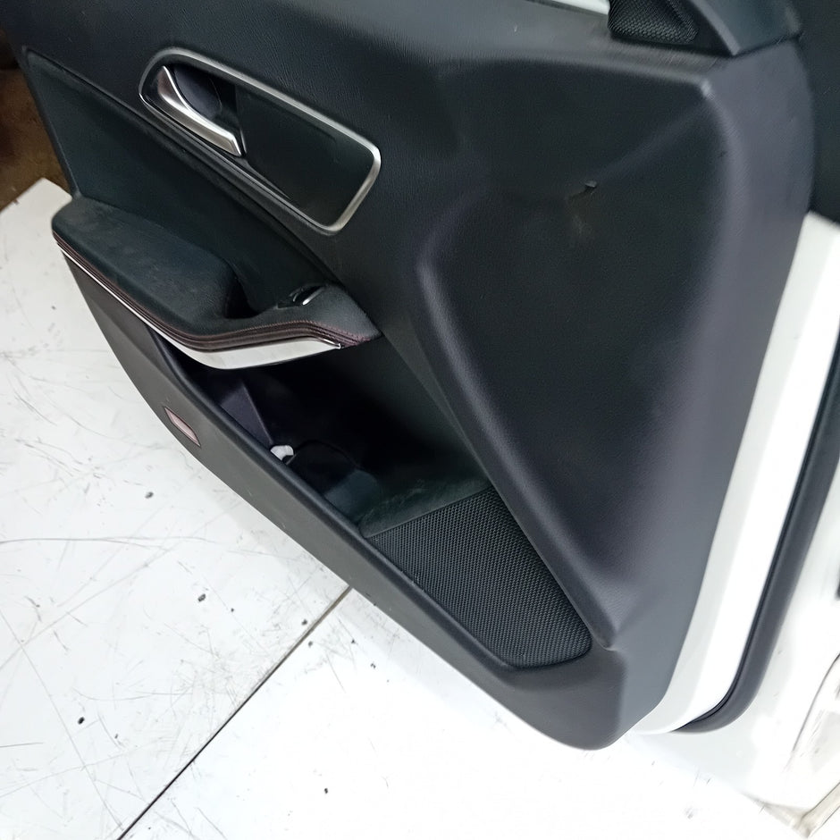 MERCEDES BENZ CLA W117 PASSENGER  FRONT DOOR N/S/F COMPLETE WHITE 2013-18 FMD31