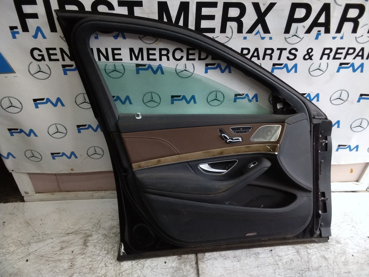 MERCEDES S-CLASS W222 SLN PASSENGER FRONT DOOR NSF BLACK 2014 ON COMPLETE FMD328
