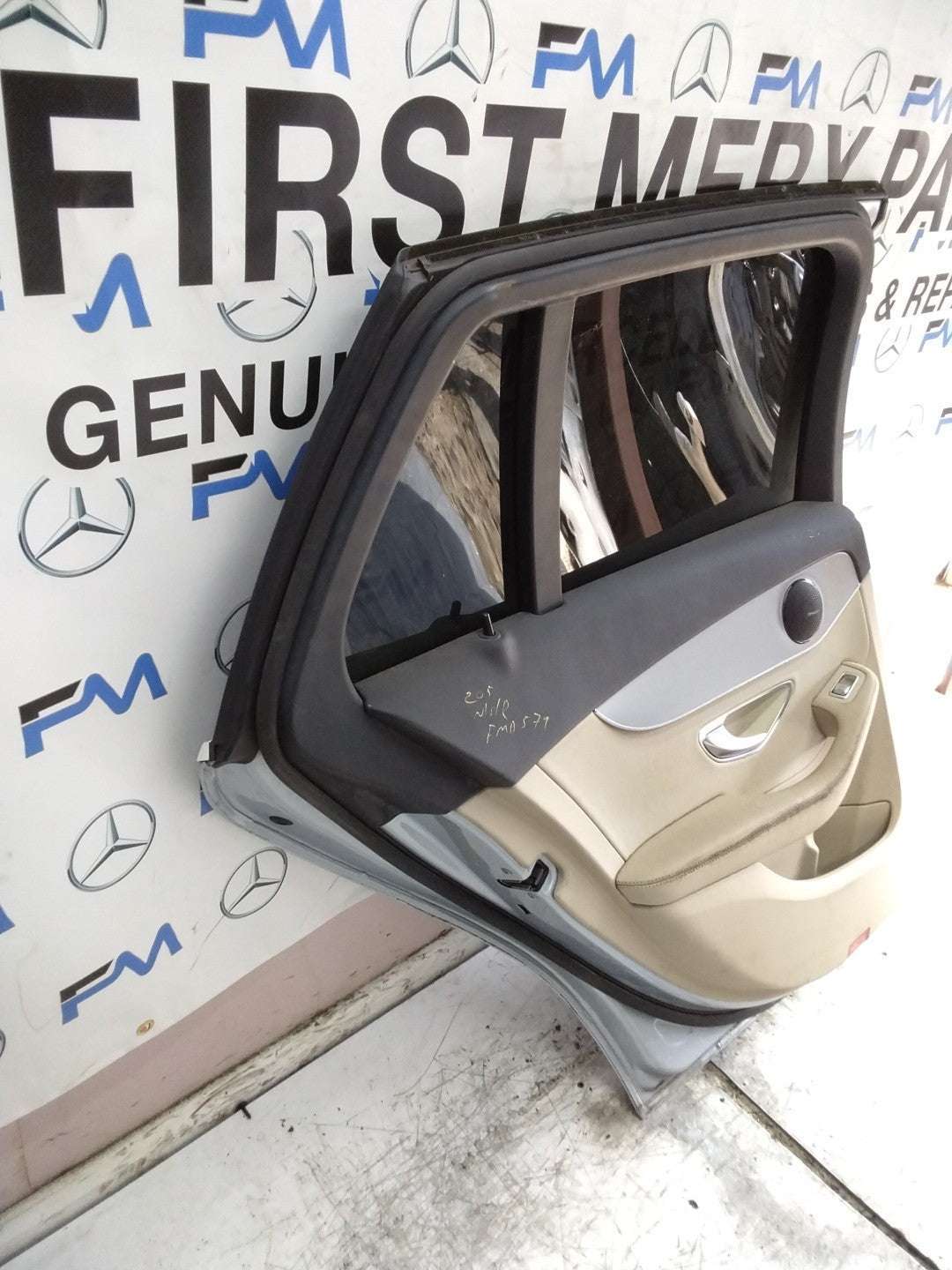 MERCEDES C-CLS W205 EST PASSENGER REAR DOOR NSR SILVER 2014-21 COMPLETE FMD579