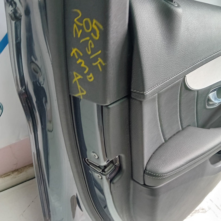 MERCEDES BENZ C-CLASS W205 PASSENGER SIDE FRONT DOOR N/S/F COMPLETE FMD44