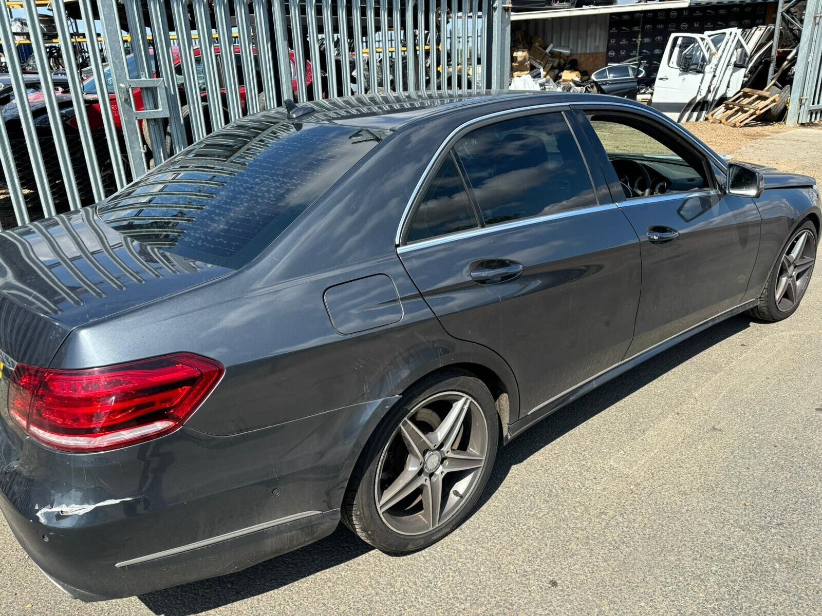 MERCEDES BENZ E-CLASS W212 - BREAKING/SUSPENSION LEGS (ALL)