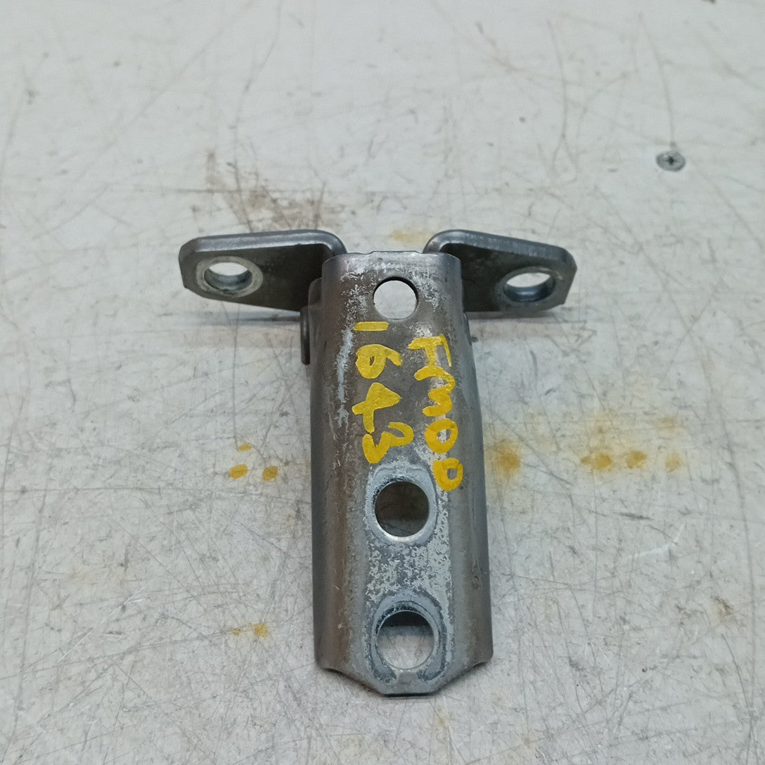 MITSUBISHI OUTLANDER MK3  FRONT DOOR HINGE PANEL E1 A046834 FM001643