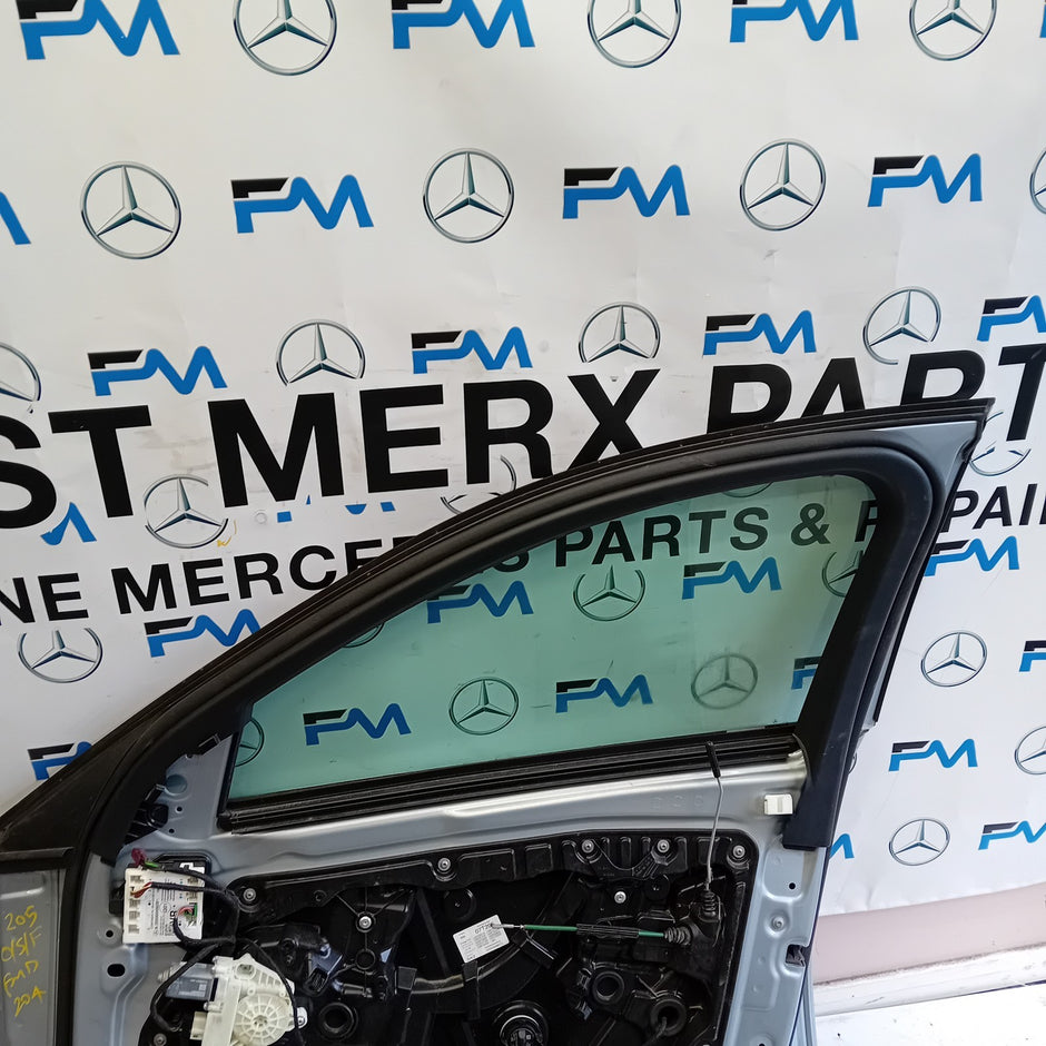 MERCEDES BENZ C-CLASS W205 SALOON DRIVER  FRONT DOOR OSF SILVER 2014 ON  FMD204
