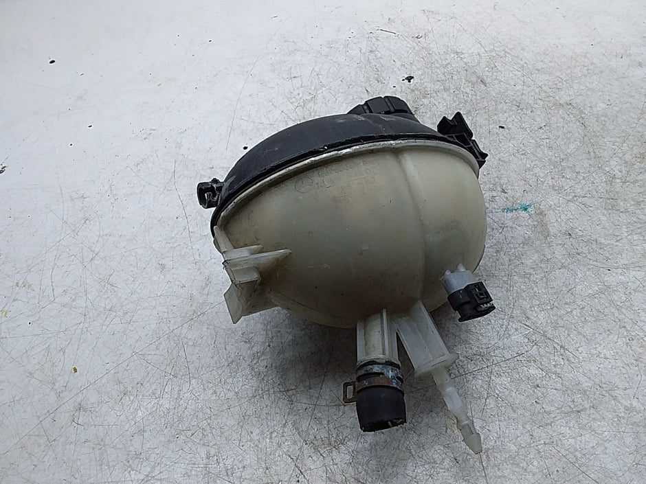 MERCEDES BENZ  C-CLASS W204 COOLANT EXPANSION TANK A2045000749 FMR470