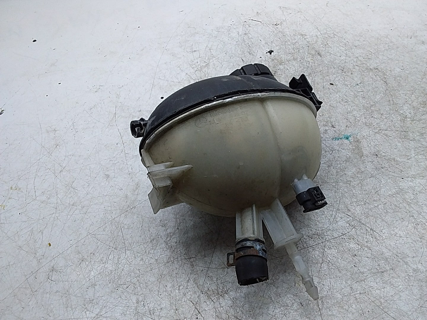 MERCEDES BENZ  C-CLASS W204 COOLANT EXPANSION TANK A2045000749 FMR470