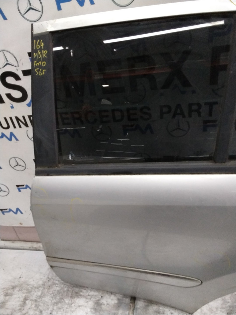 MERCEDES M-CLASS W164  PASSENGER REAR DOOR NSR GREY 2005-11 FMD565