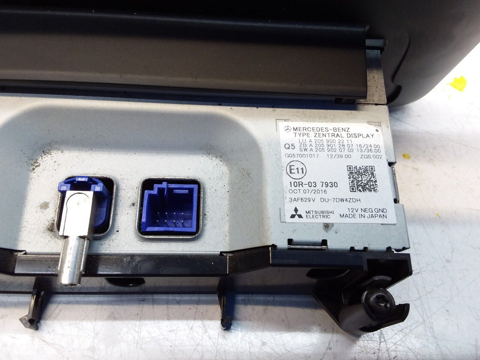 MERCEDES C-CLASS W205 2016 SAT NAV MULTIMEDIA SCREEN A2059002211 FM00671