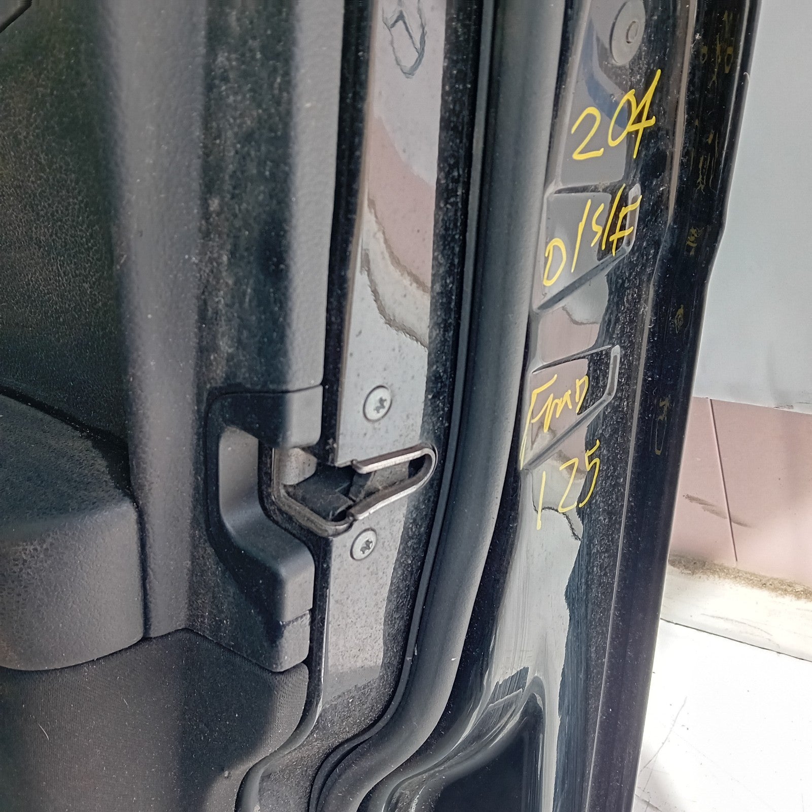 MERCEDES BENZ C-CLASS W204 DRIVER SIDE FRONT DOOR O/S/F BLACK FMD125