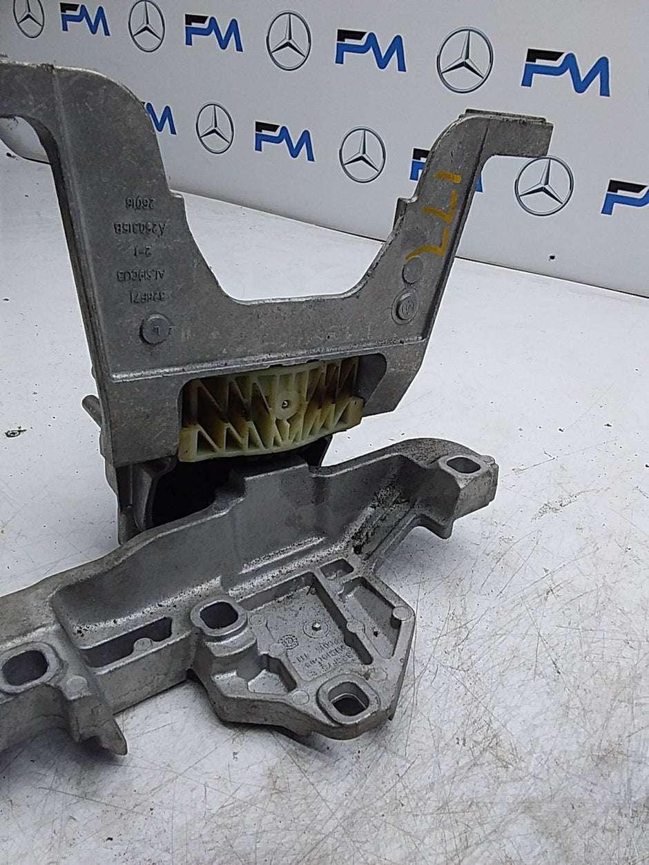 MERCEDES A-CLASS W177 ENGINE MOUNT BRACKET SUPPORT RIGHT A2472401800 FMR260