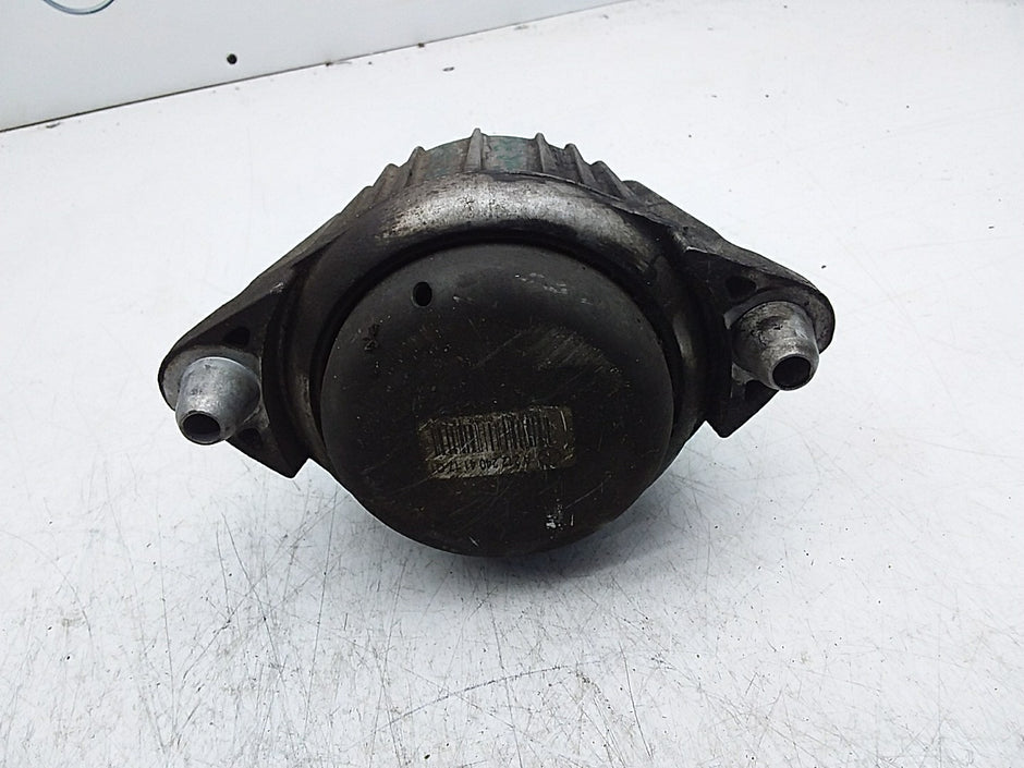 MERCEDES BENZ  E-CLASS  W212  ENGINE MOUNT LEFT NS A2122404117 FMR350