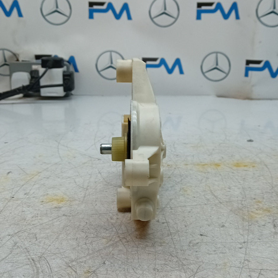 MERCEDES C-CLASS W204 WINDOW REGULATOR MOTOR RIGHT OSF A2048200542 FM001455