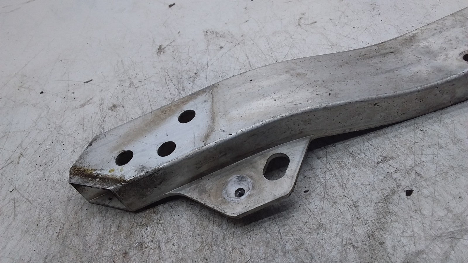 MERCEDES BENZ GLC X253 RADIATOR SUPPORT BRACKET RIGHT FMR416