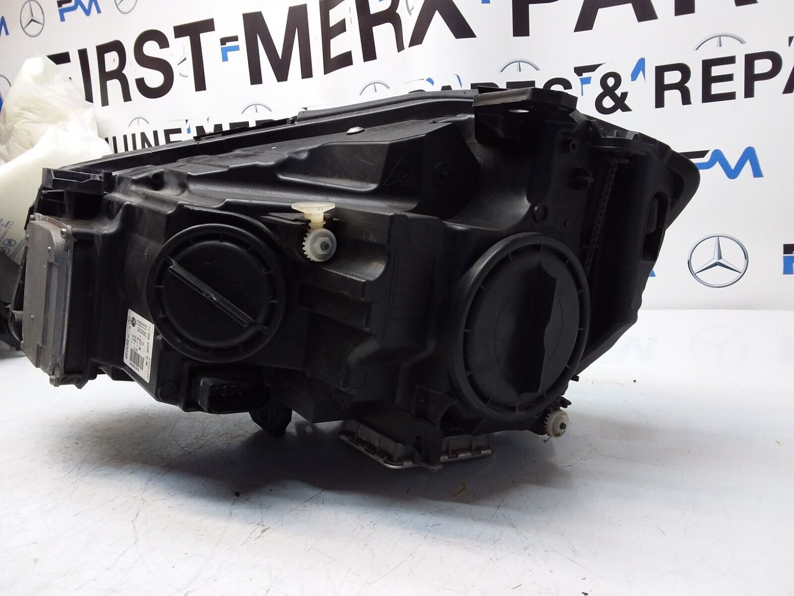 2015 MERCEDES A-CLASS W176 COMPLETE HEADLIGHT DRIVER SIDE OS A1768204561 FMH115