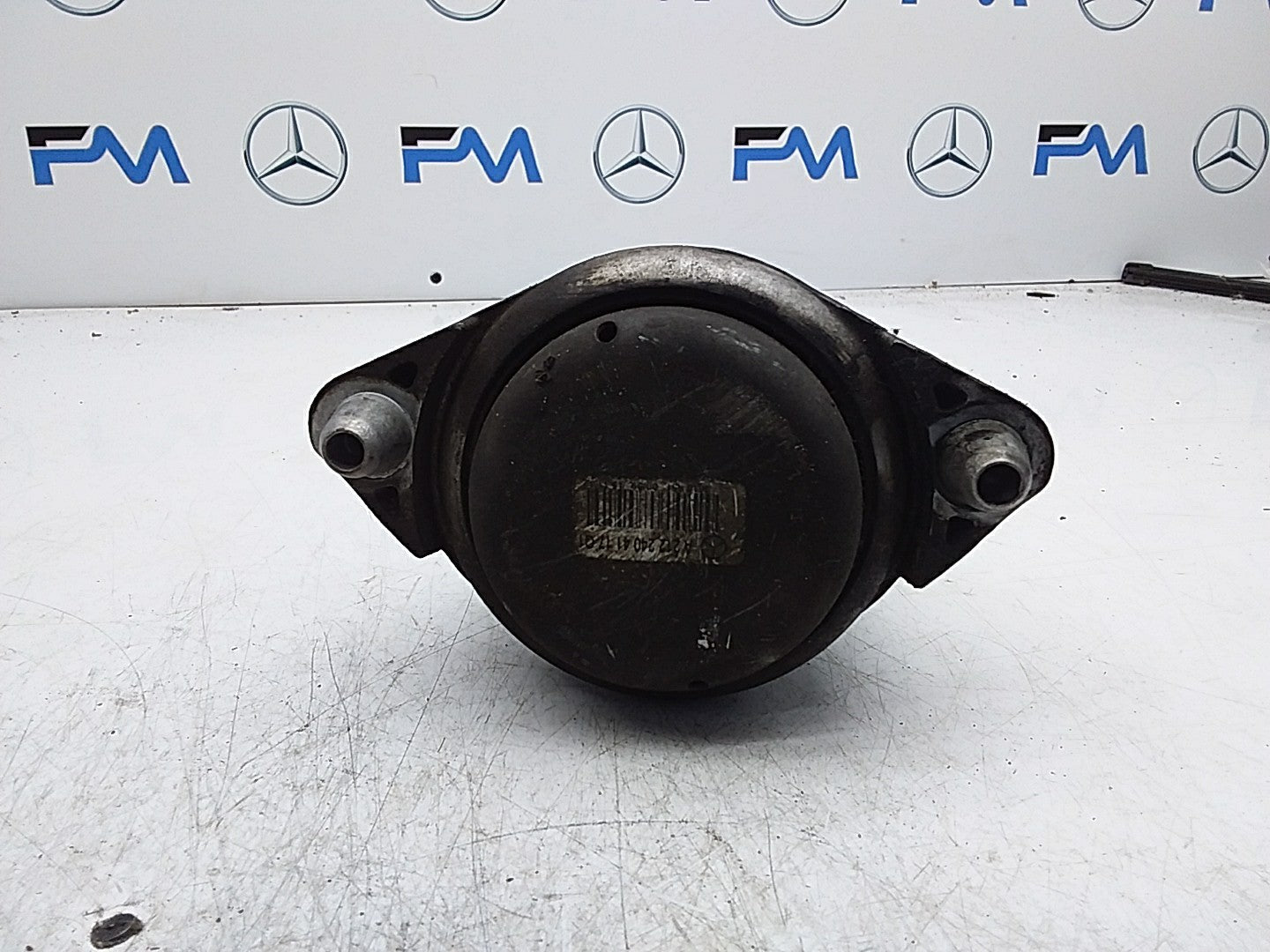 MERCEDES BENZ  E-CLASS  W212  ENGINE MOUNT LEFT NS A2122404117 FMR350