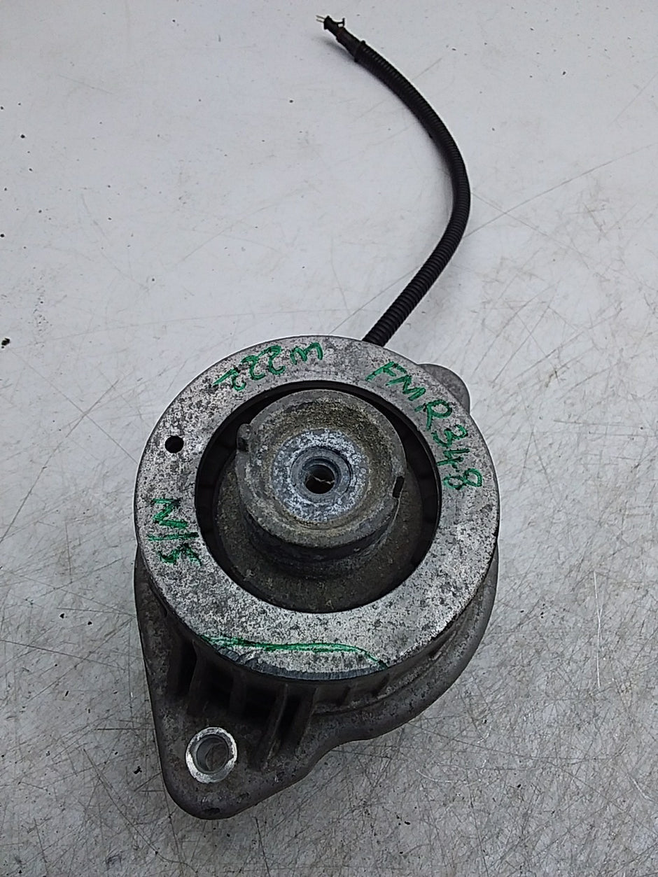 MERCEDES BENZ  S-CLASS  W222  ENGINE MOUNT LEFT NS A2222407517 FMR348