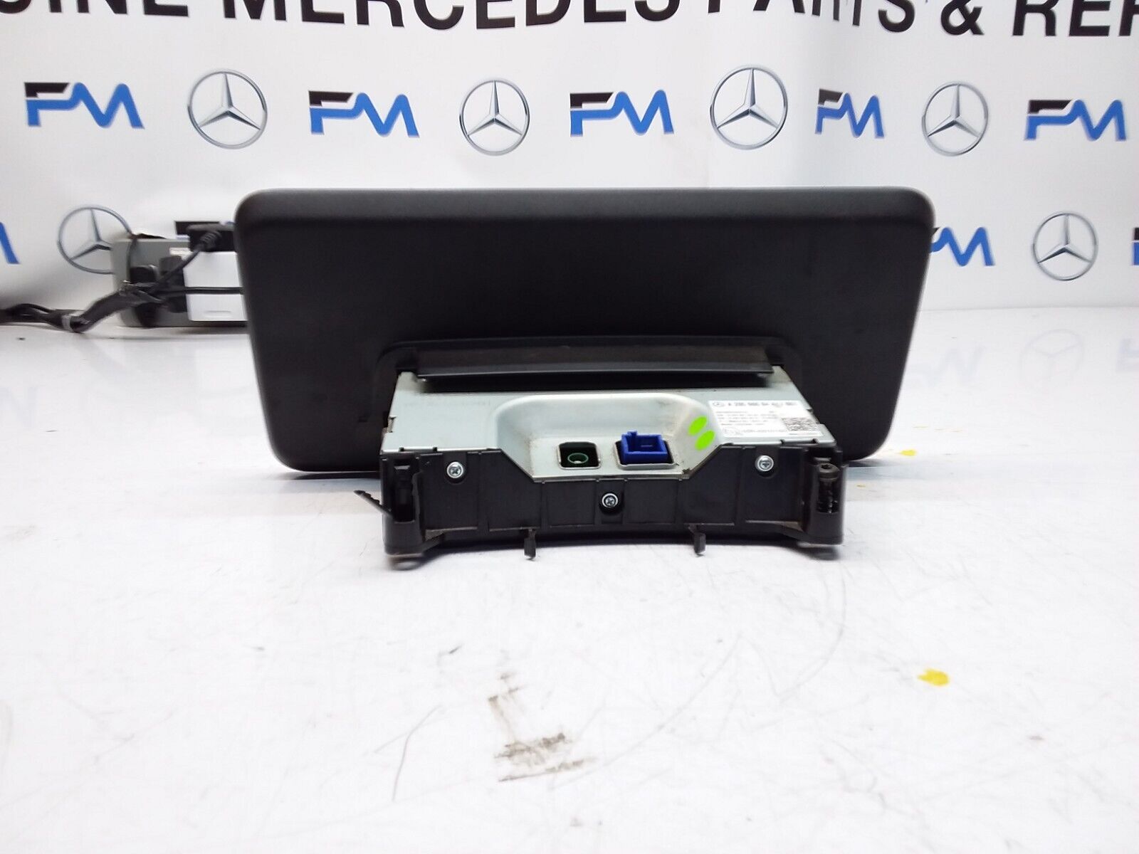 MERCEDES C-CLASS W205 COUPE 2017 SAT NAV MULTIMEDIA SCREEN A2059002211 FM00667
