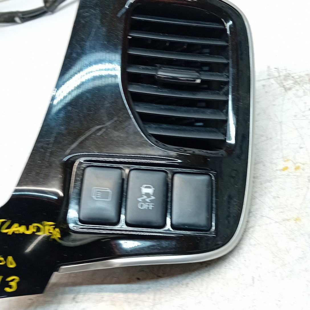 MITSUBISHI OUTLANDER MK3 DASHBOARD AIR VENT + SWITCH 8030A202 FM001613