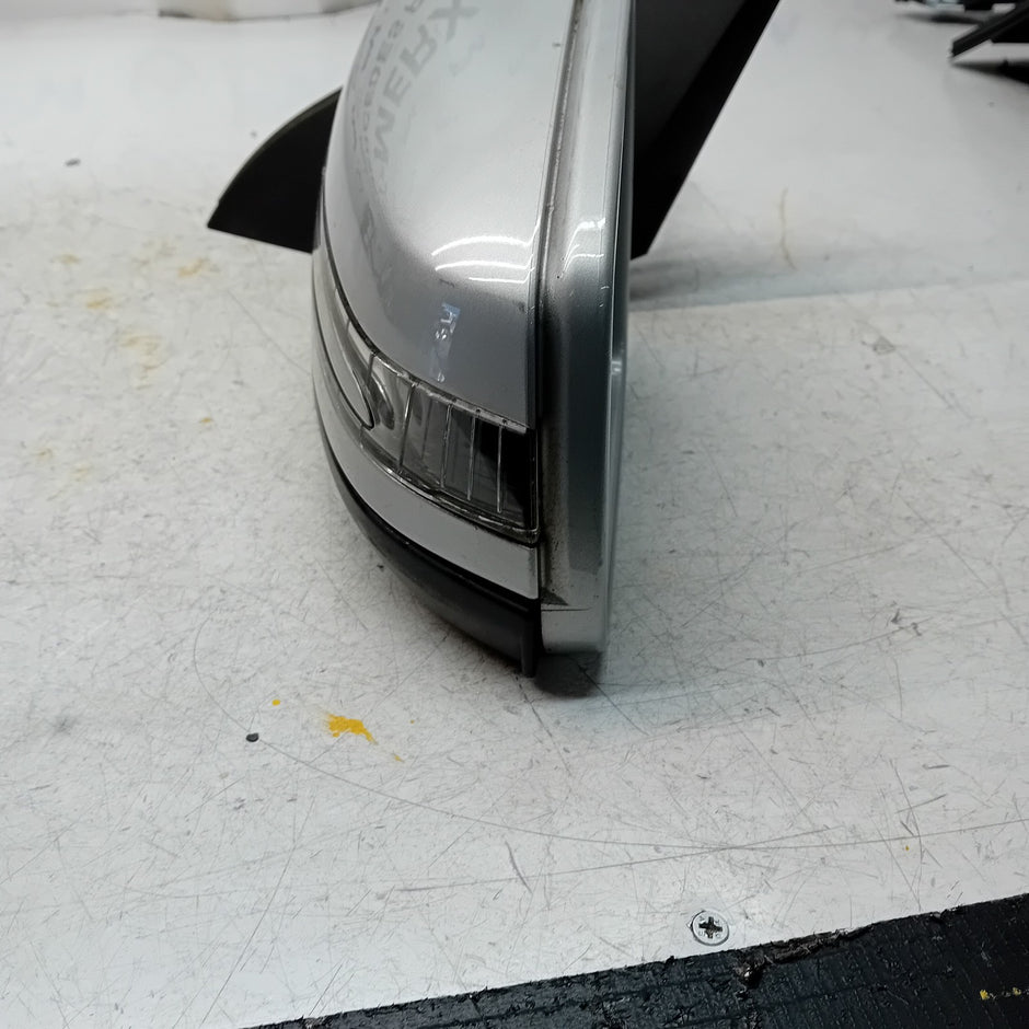 MERCEDES A-CLASS  W176 PASSENGER SIDE WING MIRROR A1768100116 SILVER FMM38