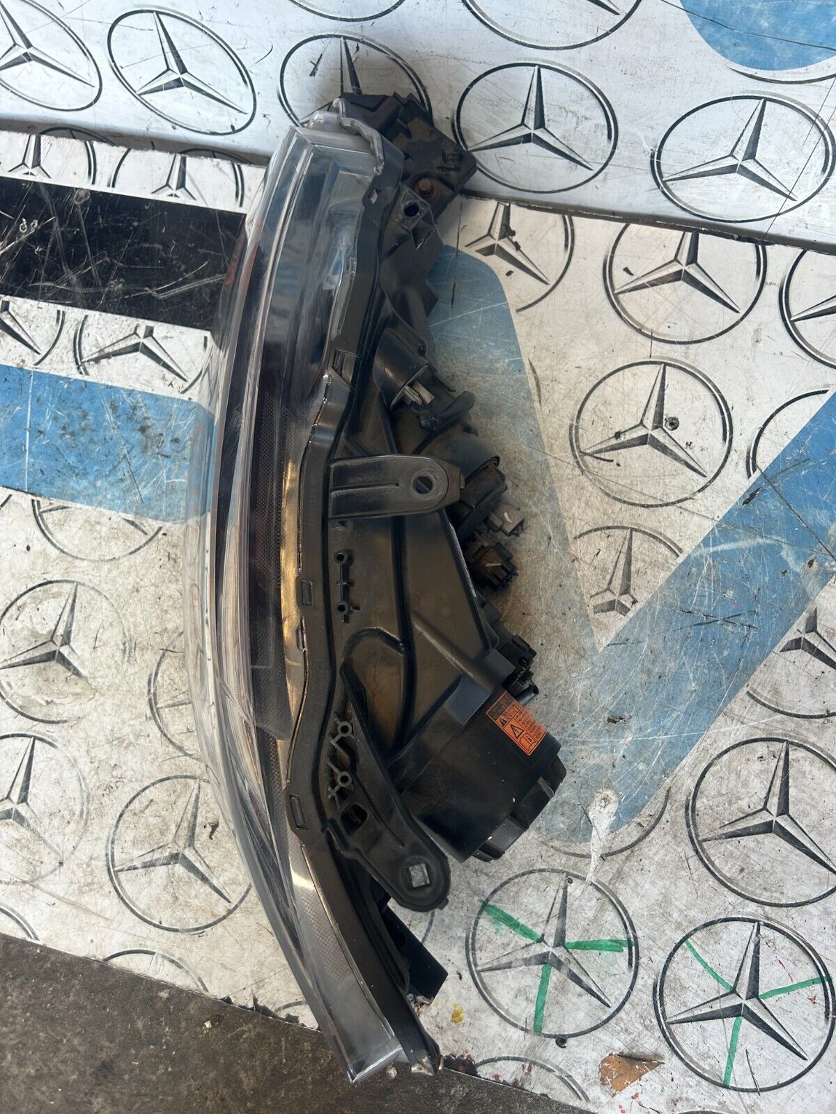 MITSUBISHI OUTLANDER 2012-2015 HEADLIGHT  PASSANGER SIDE LEFT FMH9