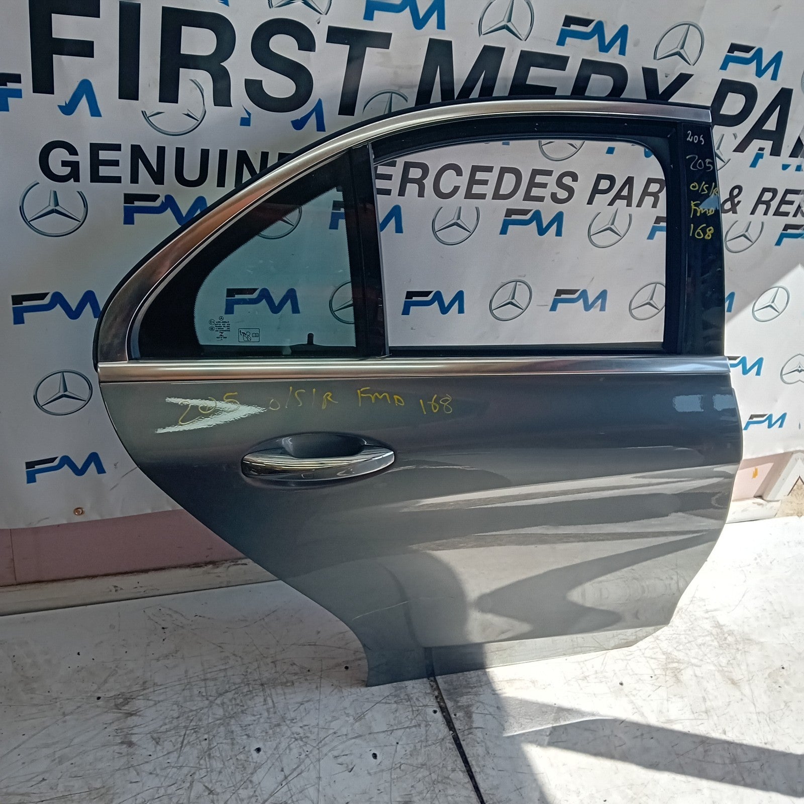 MERCEDES C-CLASS W205 COP PASSENGER REAR DOOR N/S/R GREY 2014 ON COMPLETE FMD168