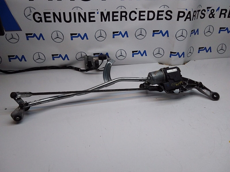 MERCEDES E-CLASS 2018 W213 A2138207402 FRONT WIPER MOTOR  FM00190