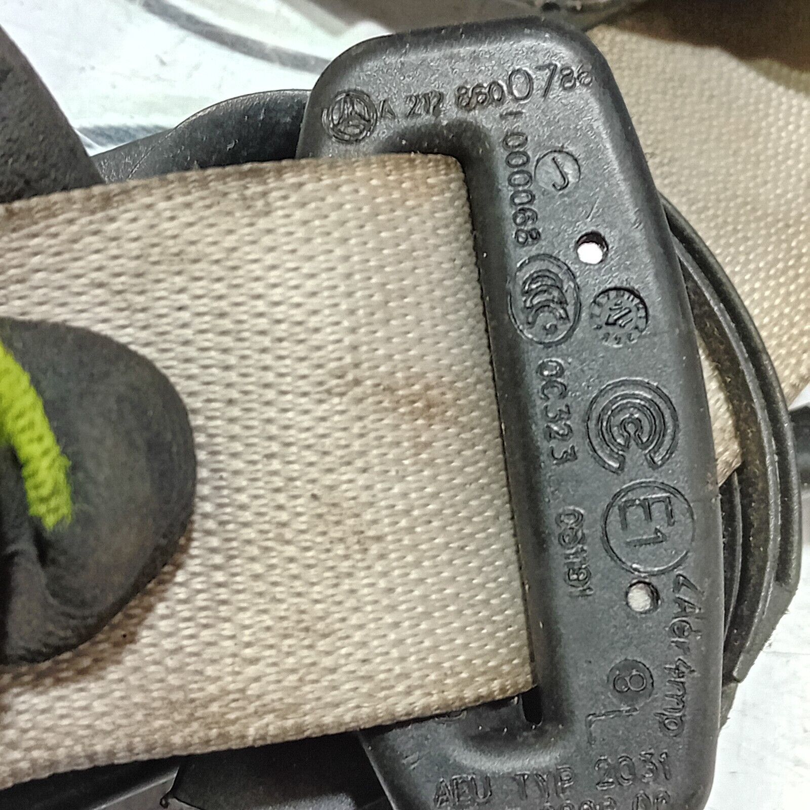 2009/2016 MERCEDES E-CLASS W212 PASSENGER SIDE FRONT SEAT BELT A2128600786