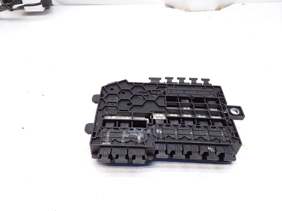 Mercedes C-Class W205 Front Inboard Fuxebox Module Unit A2055402850 FM00359