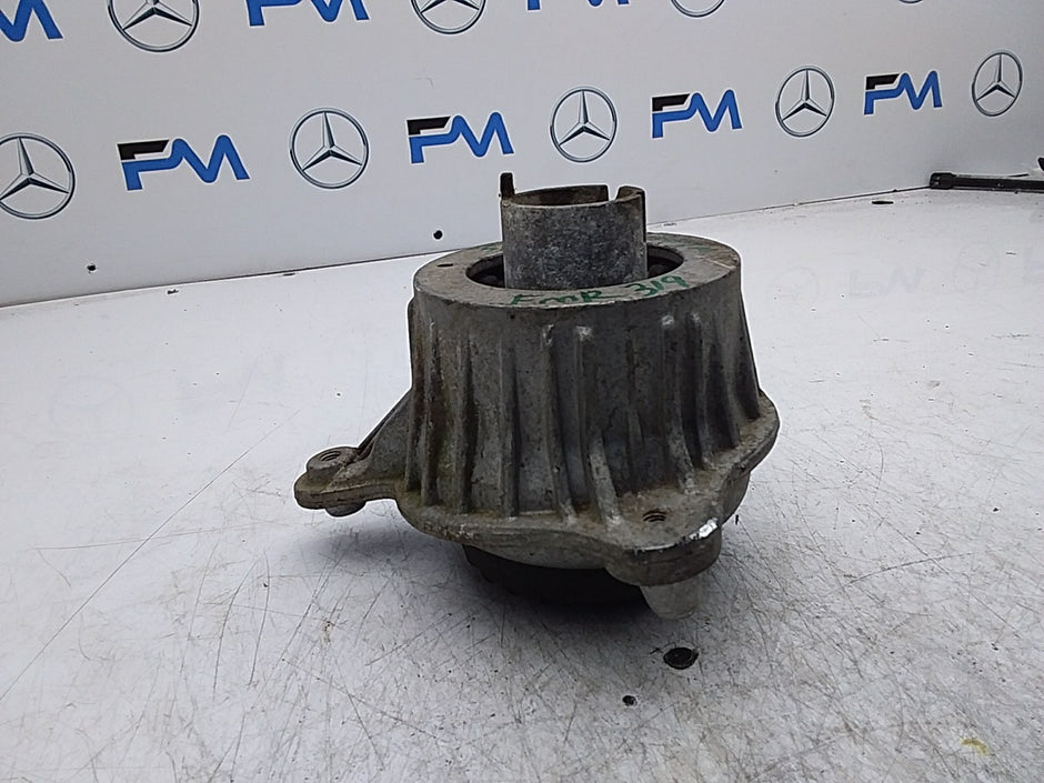 MERCEDES BENZ  C-CLASS W205  ENGINE MOUNT LEFT NS A2052406617 FMR319