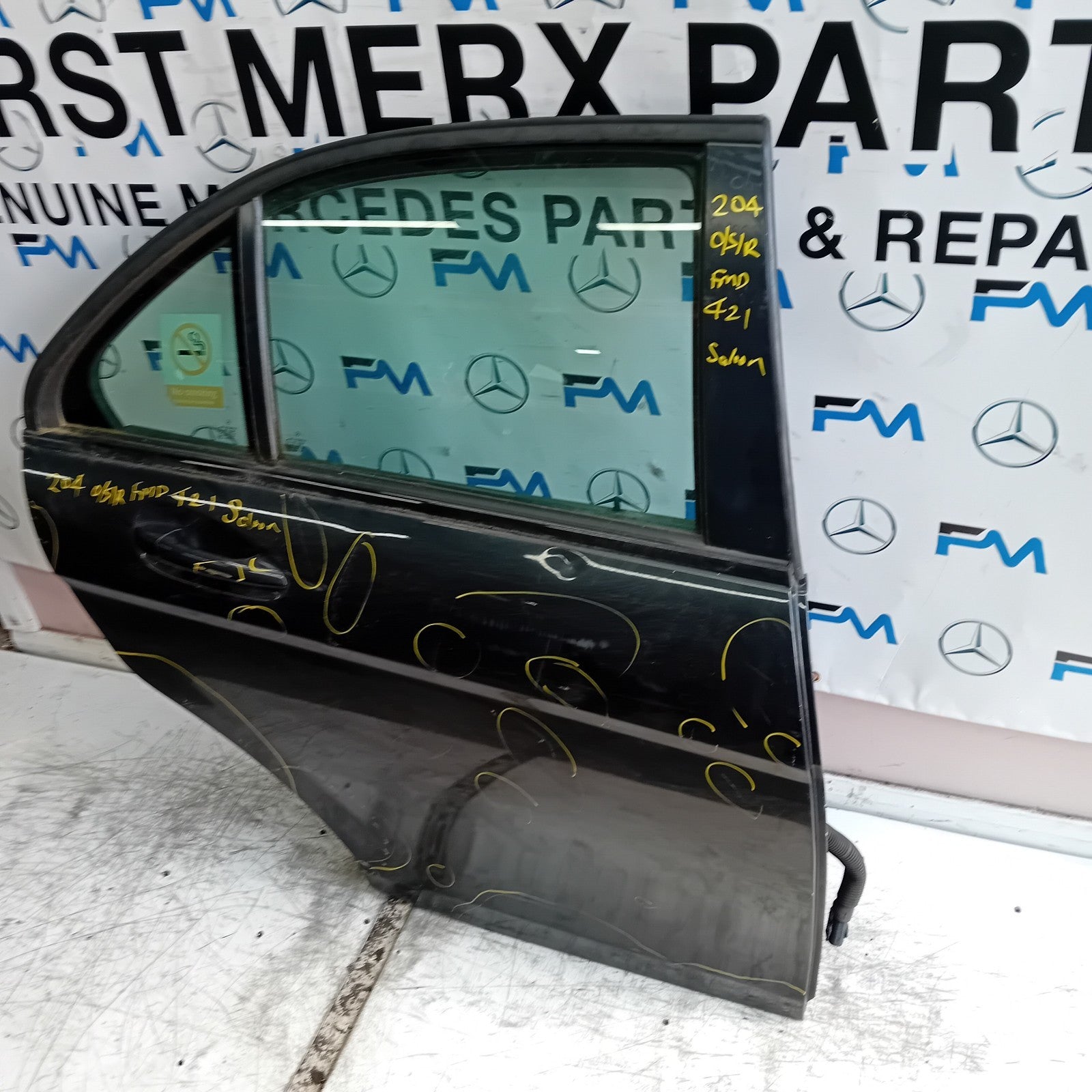 MERCEDES C-CLASS W204 SLN DRIVER REAR DOOR OSR BLACK 2008-14 COMPLETE FMD421