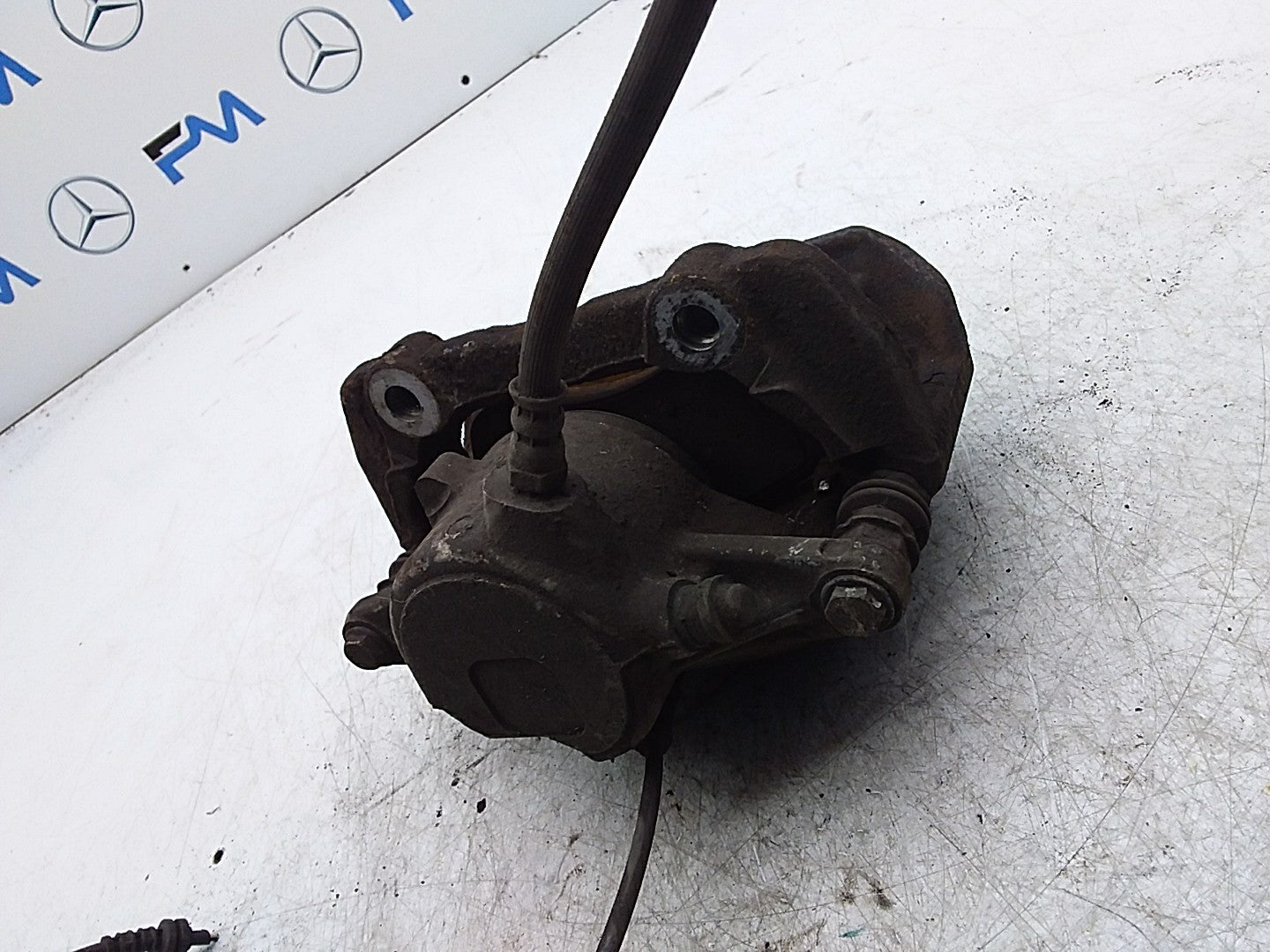 MERCEDES BENZ  C-CLASS  W204 WHEEL BRAKE CALIPER  RIGHT FMR364