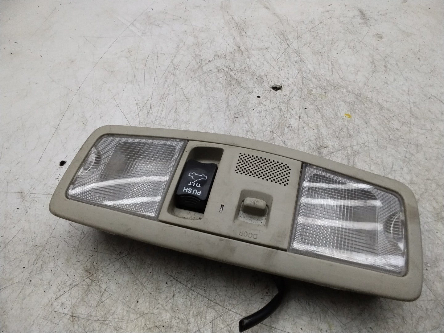 MITSUBISHI OUTLANDER INTERIOR ROOF LIGHTING 8401A009ZZ FMR119