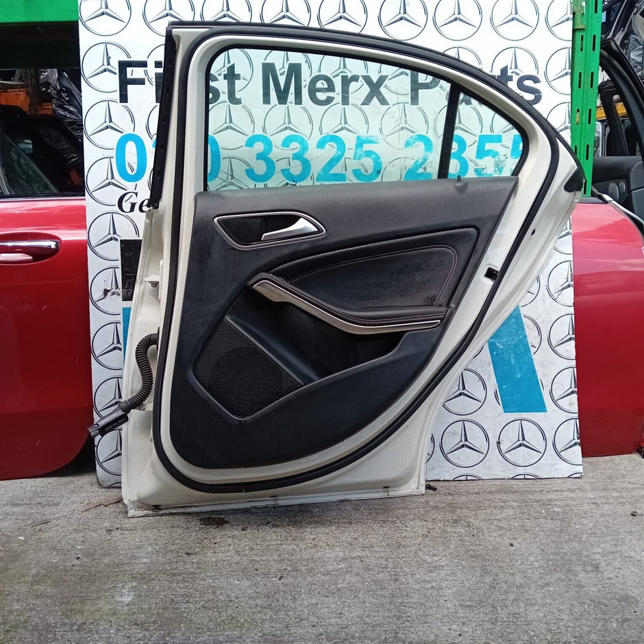 MERCEDES BENZ B-CLASS  W246  DRIVER SIDE REAR DOOR ( OFF SIDE REAR )