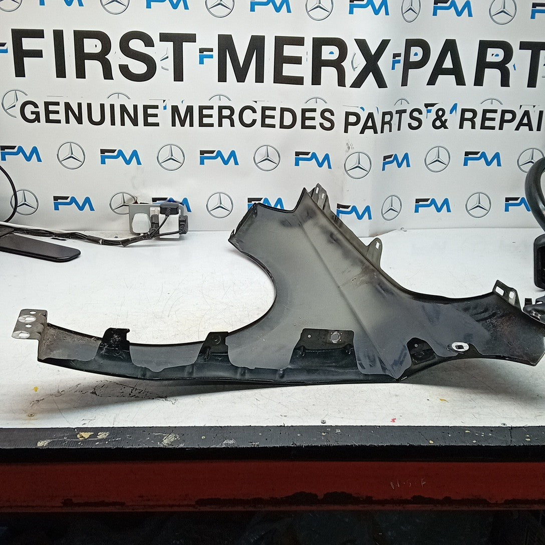 MERCEDES BENZ   A-CLASS W176 OS RIGHT DRIVER SIDE WINGS A1768810201 FMW34