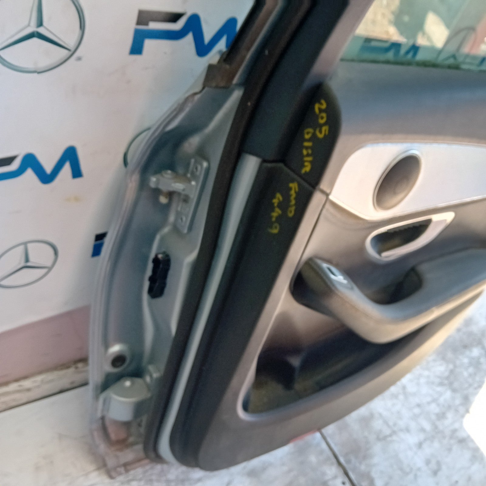 MERCEDES C-CLASS W205 SLN DRIVER REAR DOOR OSR 2014 ON COMPLETE FMD449
