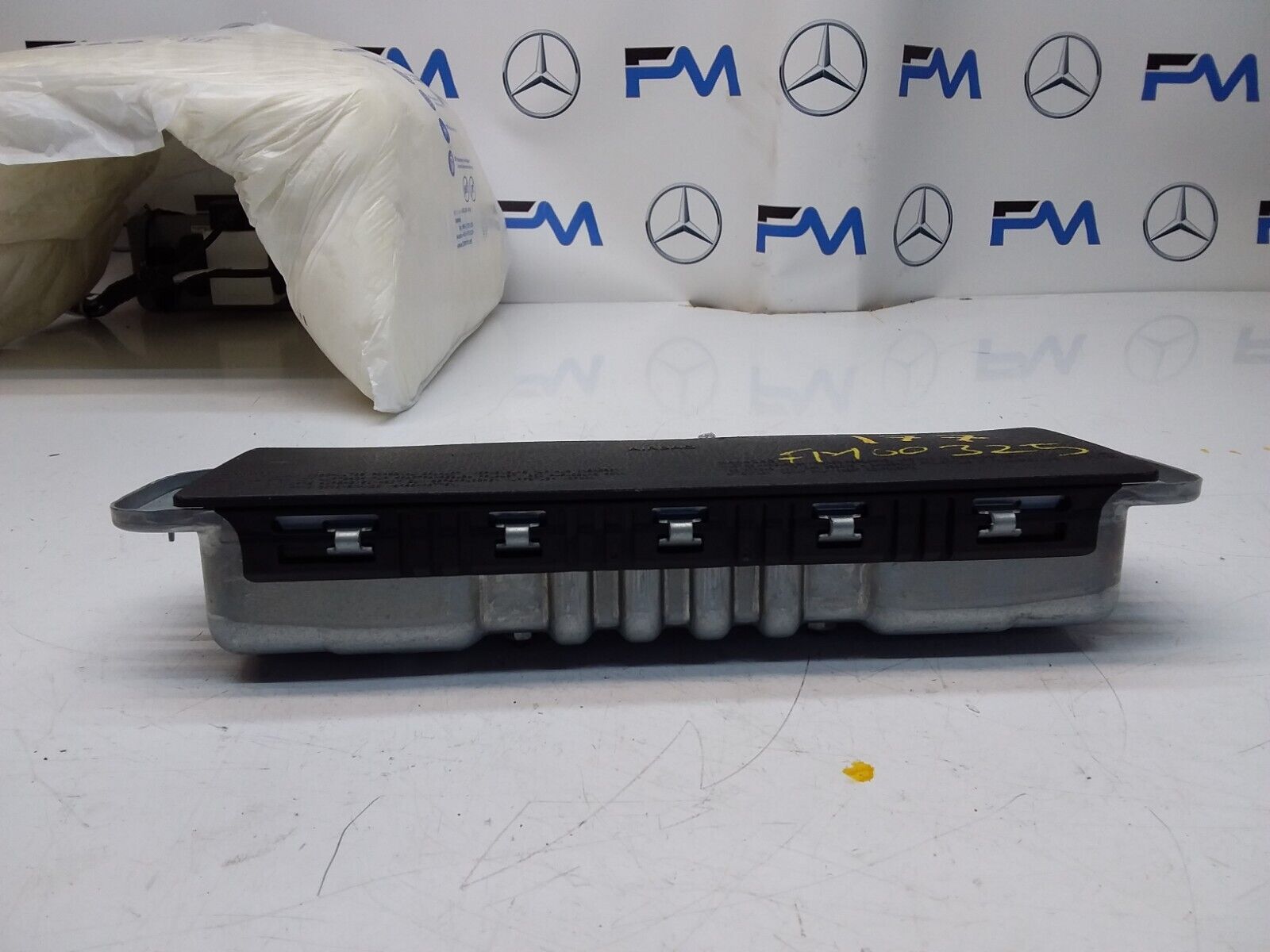 2019 MERCEDES BENZ A-CLASS W177 DRIVER SIDE KNEE AIRBAG A1778600102 FM00325
