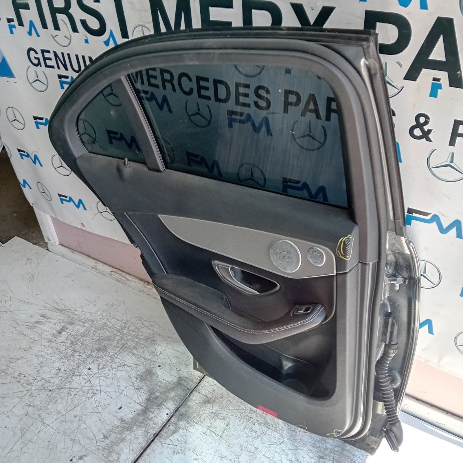 MERCEDES C-CLASS W205 PASSENGER REAR DOOR NSR 2014 GREY COMPLETE FMD487