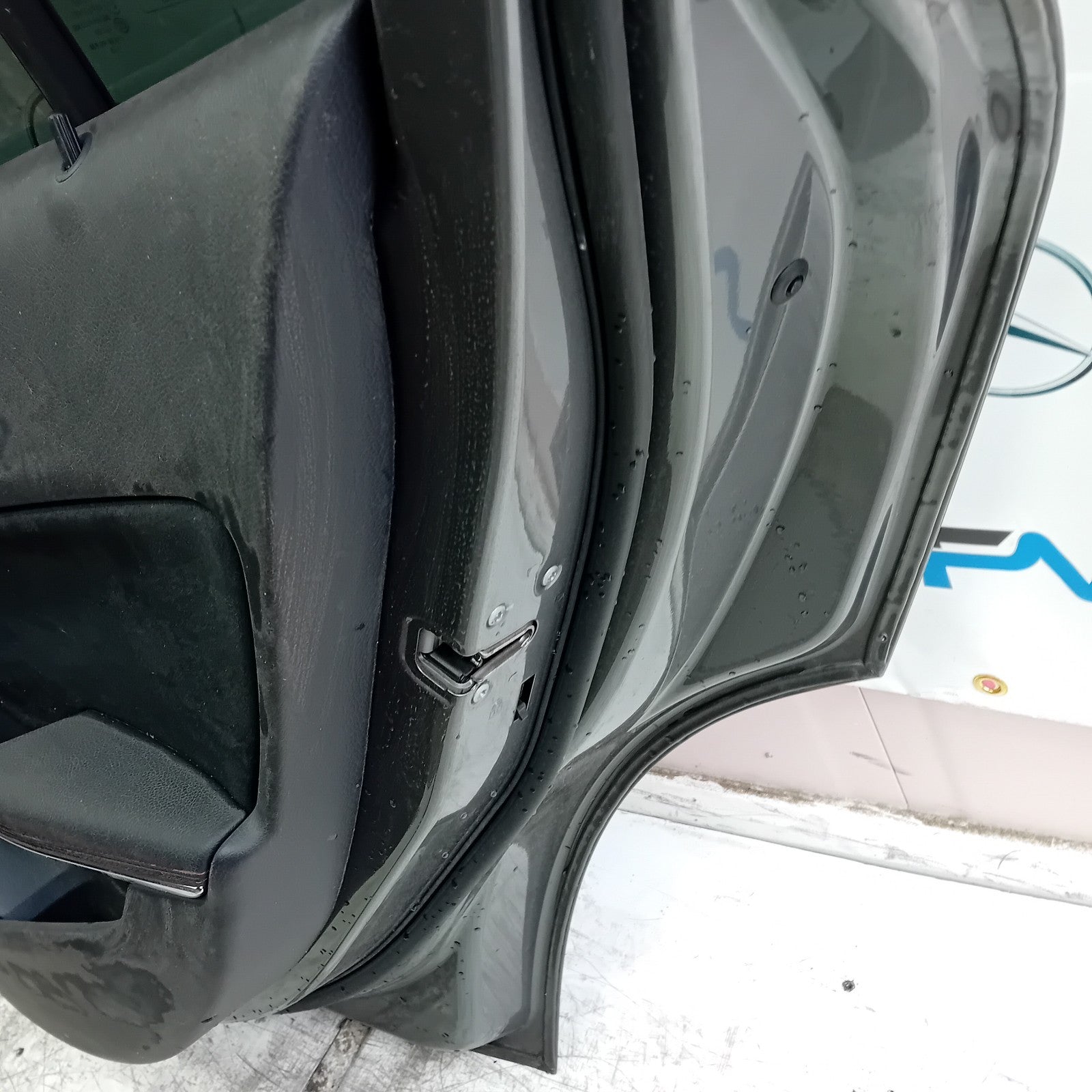 MERCEDES BENZ GLA X156 DRIVER REAR DOOR OSR 2014-19 GREY COMPLETE FMD271