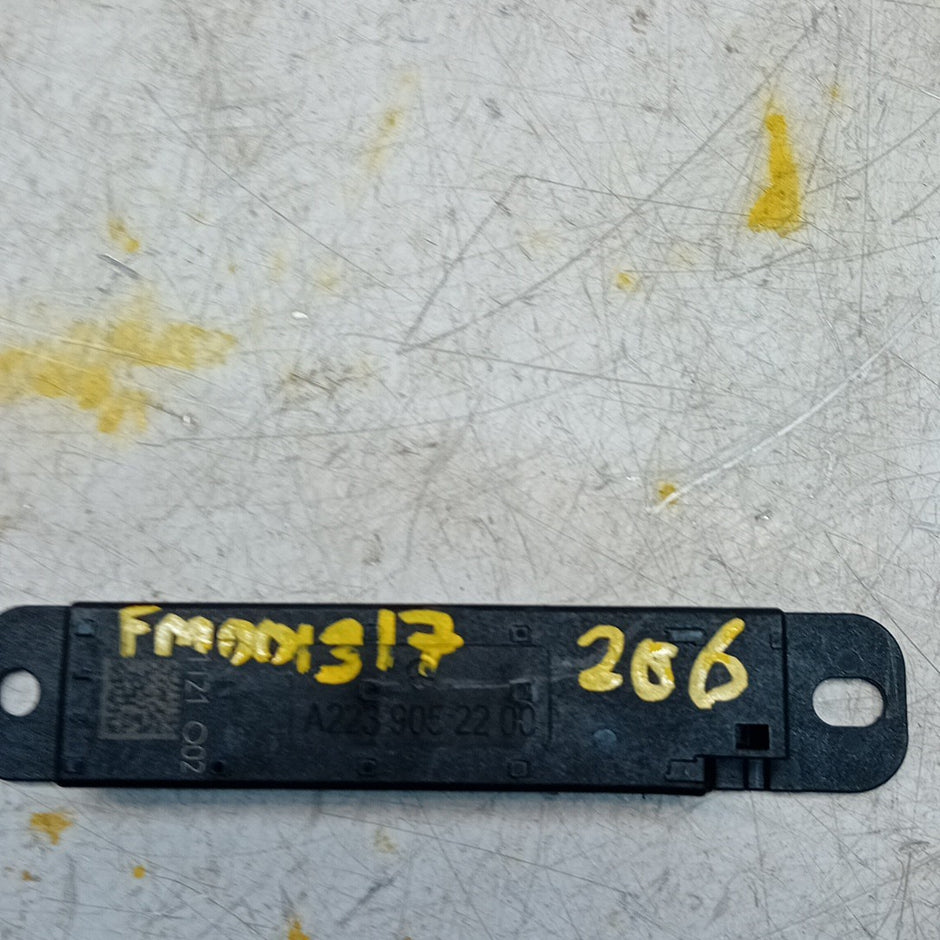 MERCEDES BENZ  E-CLASS W206 KEYLESS ENTRY ANTENNA  A2239052200 FM001317