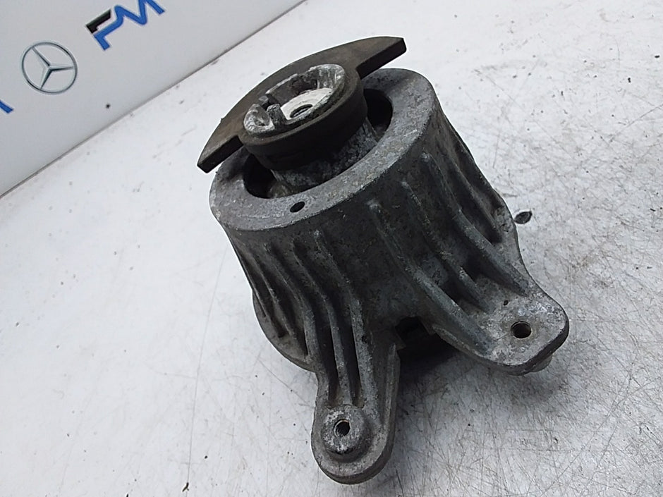 MERCEDES BENZ  C-CLASS  W205  ENGINE MOUNT RIGHT OS A2052406717 FMR362