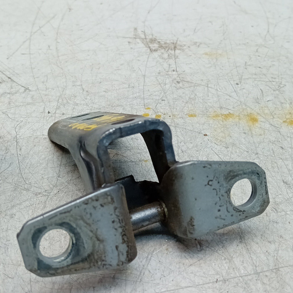 MITSUBISHI OUTLANDER MK3  FRONT DOOR HINGE PANEL E1 A046834 FM001645