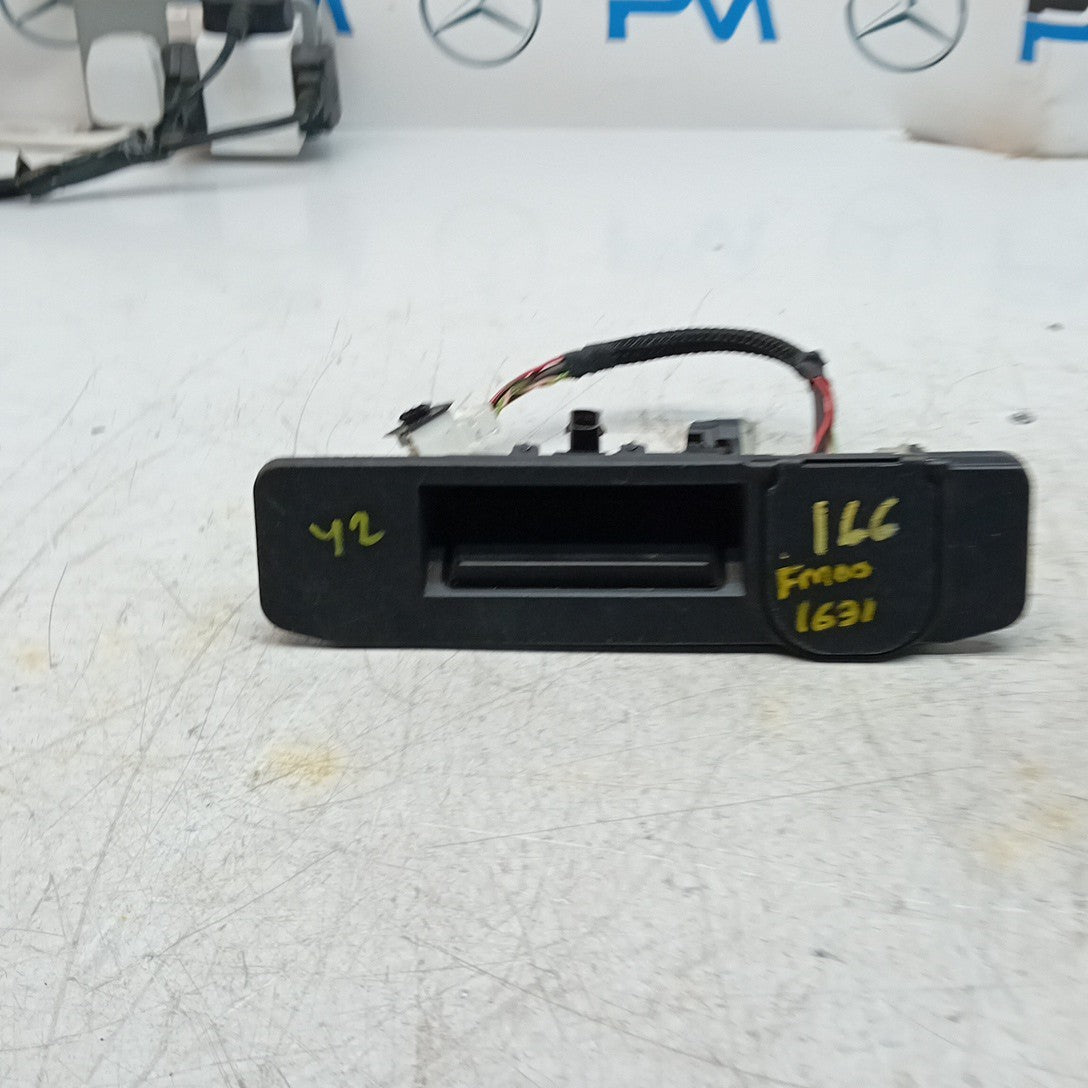 MERCEDES BENZ  GLE W166 TAILGATE HANDLE REAR VIEW CAMERA  A1667500993 FM001631