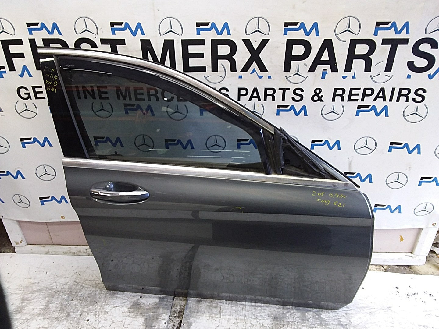MERCEDES BENZ C-CLASS W205 SLN DRIVER FRONT DOOR OSF GREY 2014-21  FMD621