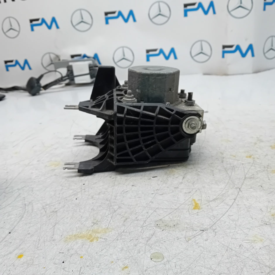 MERCEDES BENZ B-CLASS W246 ABS PUMP CONTROL MODULE UNIT A0084317512 FM001459