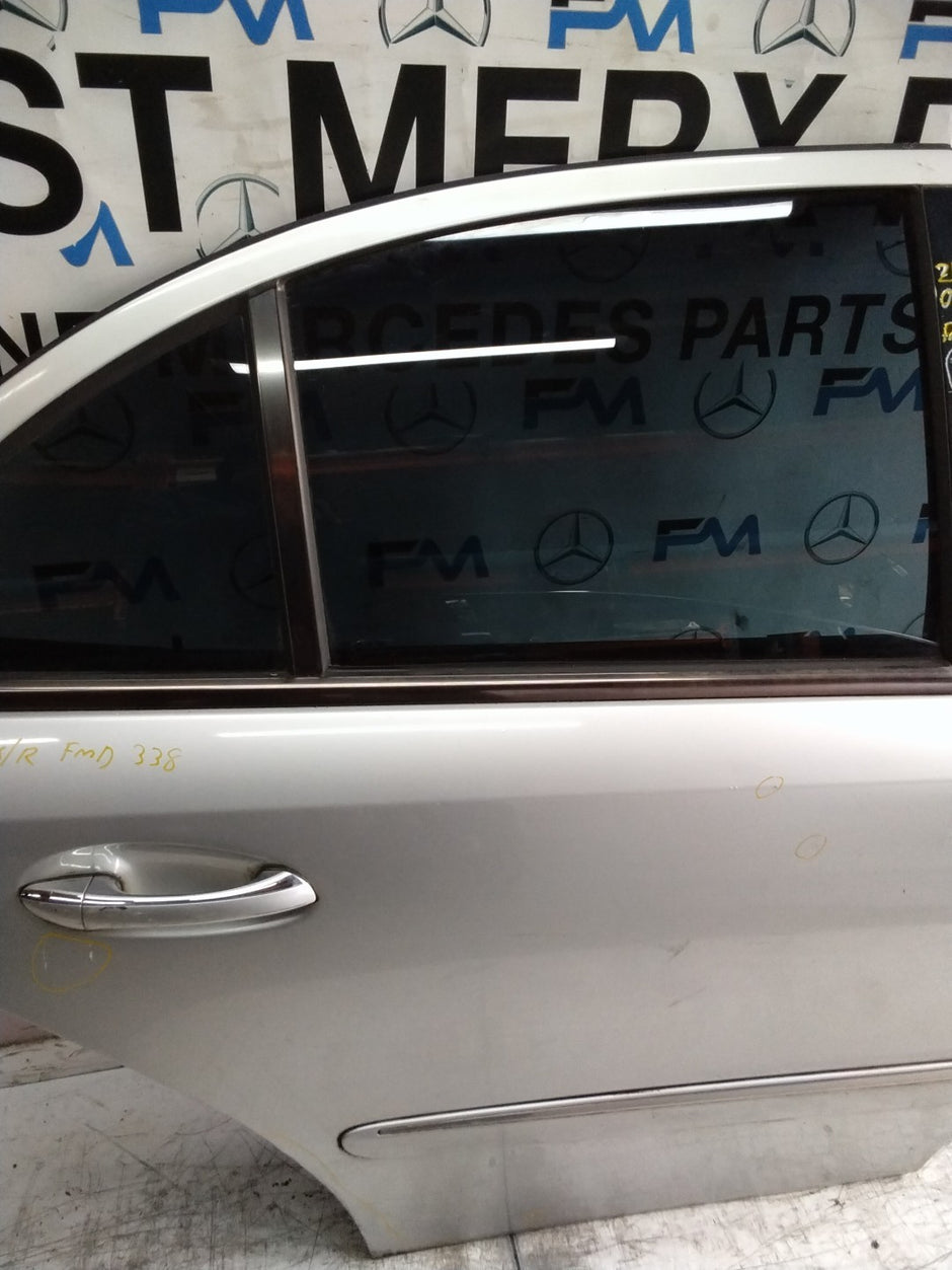 MERCEDES E-CLASS W211 SLN DRIVER REAR DOOR OSR SILVER 2003-09 COMPLETE FMD338
