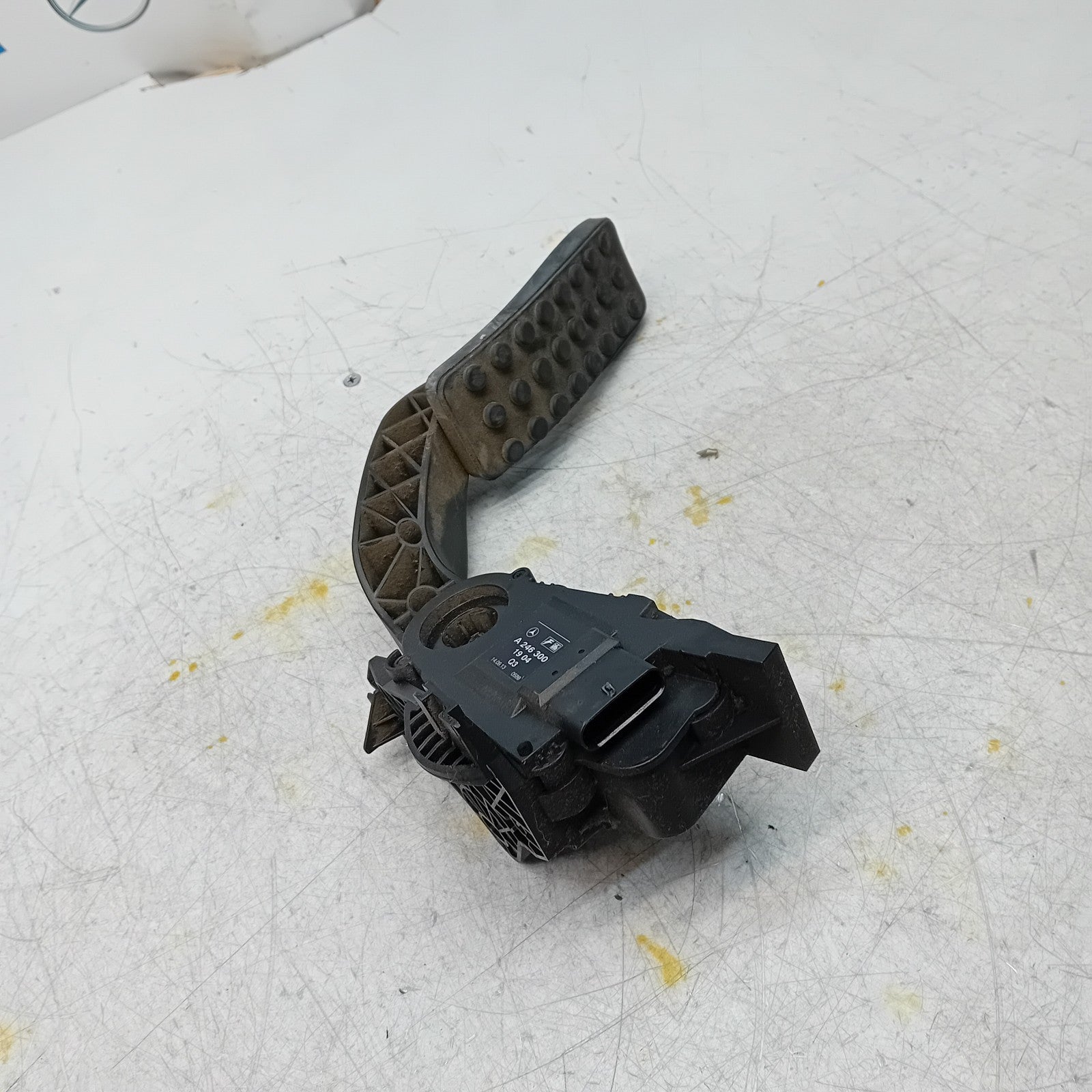 MERCEDES BENZ  B-CLASS W246 THROTTLE ACCELERATOR A2463001904 2015  FM001478