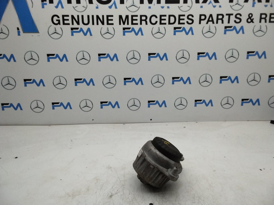 MERCEDES BENZ  E-CLASS W213 ENGINE SUPPORT BRACKET LEFT A2132400500 FMR68