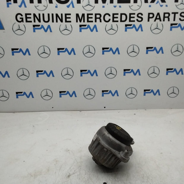 MERCEDES BENZ  E-CLASS W213 ENGINE SUPPORT BRACKET LEFT A2132400500 FMR68