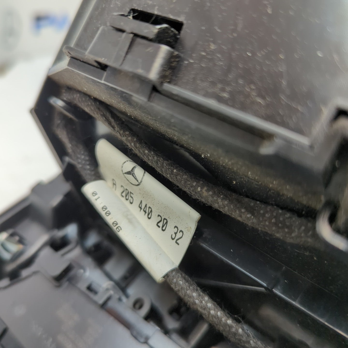  MERCEDES E-CLASS W205 CENTRE CONSOLE + 3 AIR VENT A2054402032 FM001407